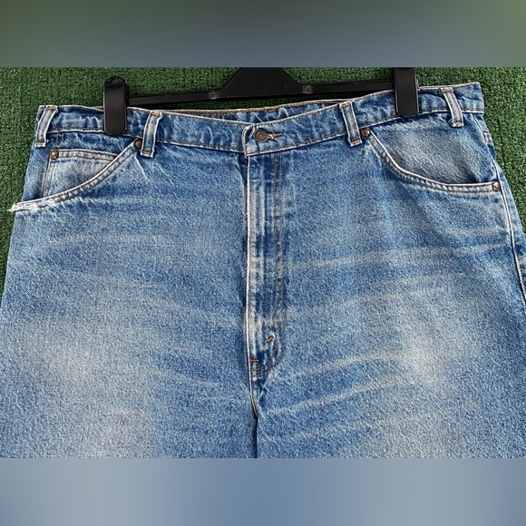 Vintage 80’s Levi's Relaxed Fit Brown Tab Denim Distressed Jeans Men’s 39x29 - Picture 2 of 11